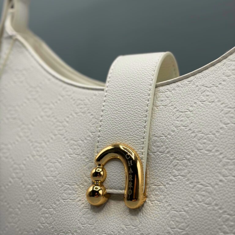 Borsa hobo bianco avorio — dettaglio hardware oro
